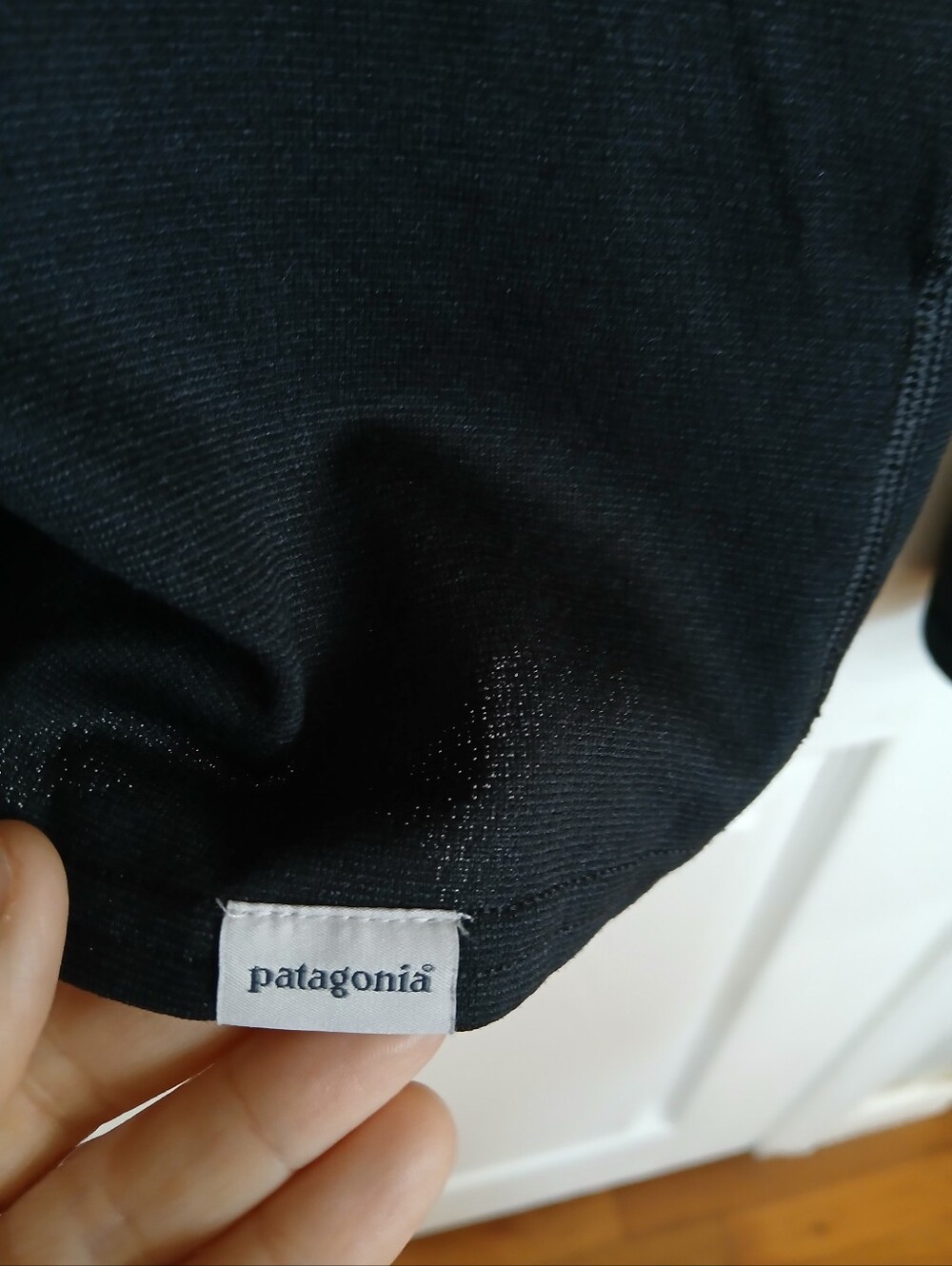 Patagonia Black Half-Zip Pullover Sweater Layering Athleisure Outdoor Hiking - Picture 4 of 5